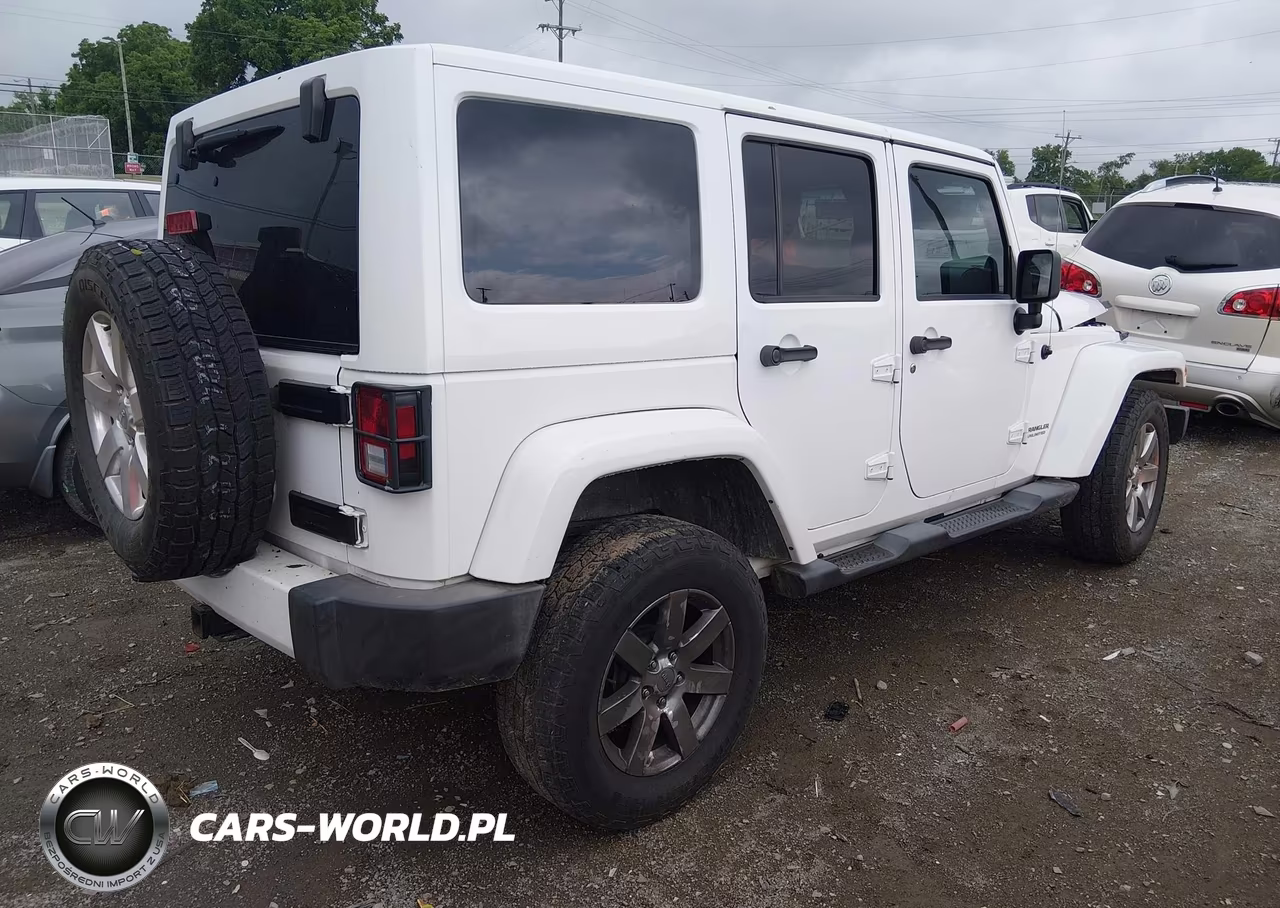 2012 Jeep Wrangler Unlimited Sahara VIN:1C4BJWEG4CL285643 - 4