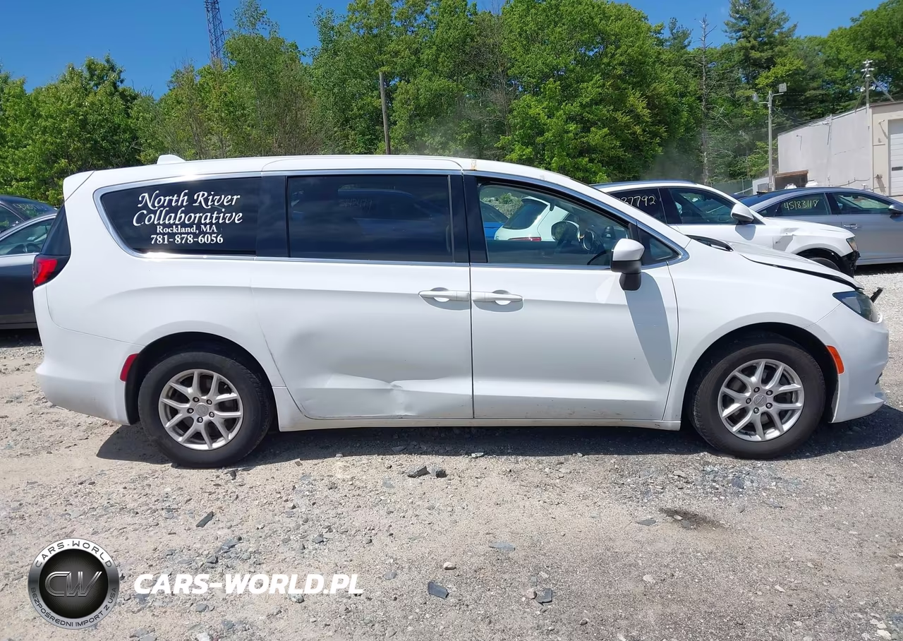 2020 Chrysler Voyager Lx VIN:2C4RC1CG1LR250810 - 13