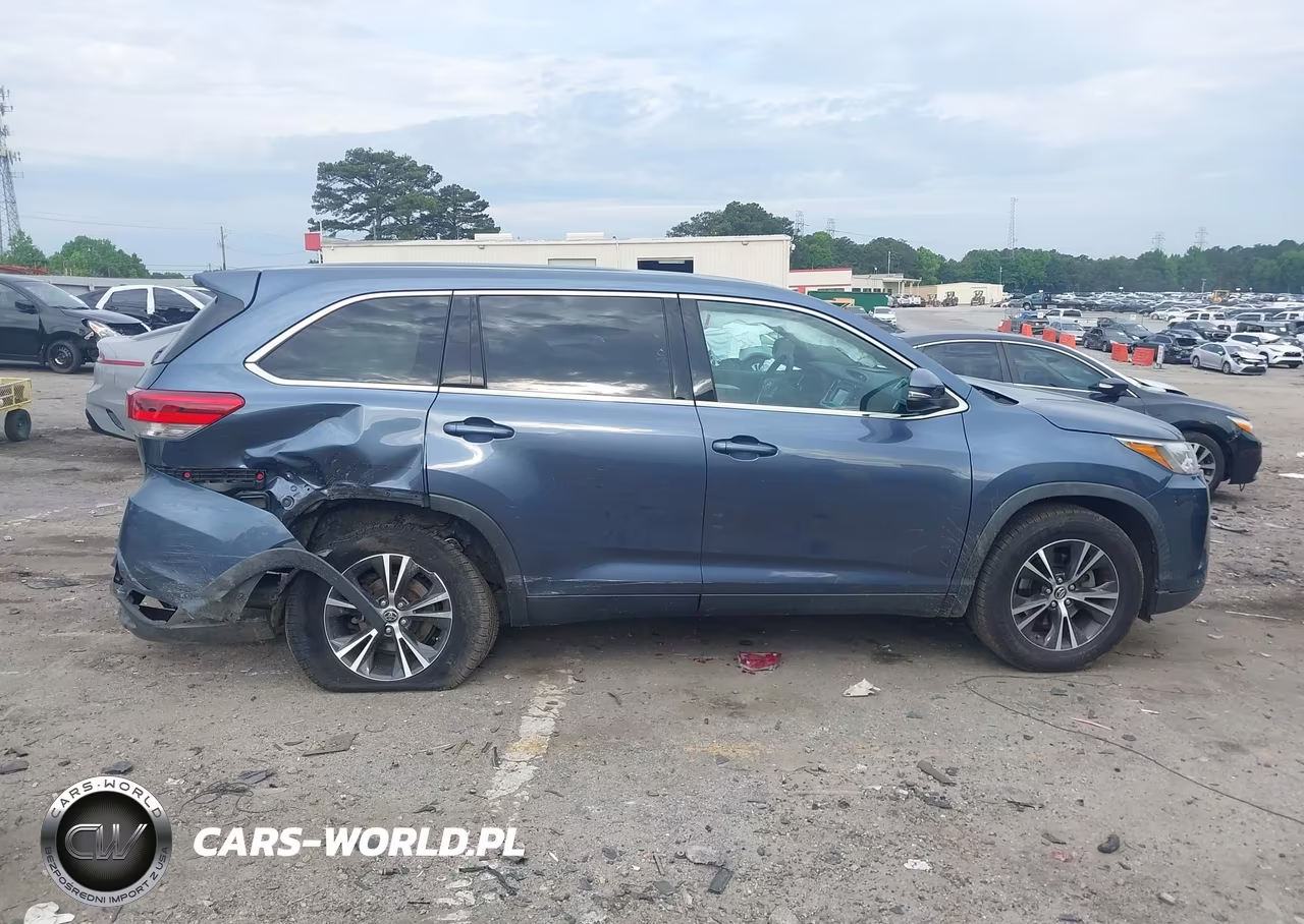 2019 Toyota Highlander Le VIN:5TDZARFH9KS057352 - 13