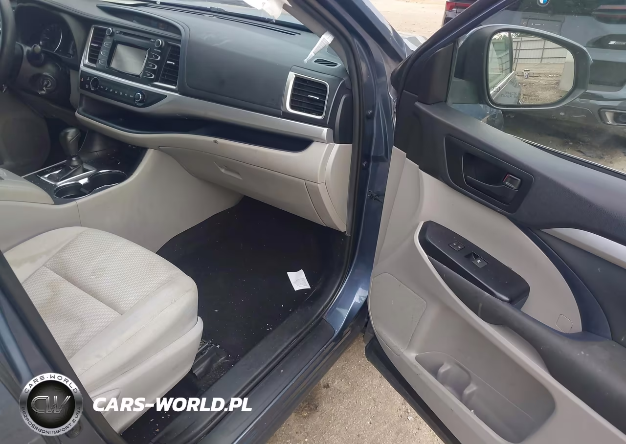 2019 Toyota Highlander Le VIN:5TDZARFH9KS057352 - 5