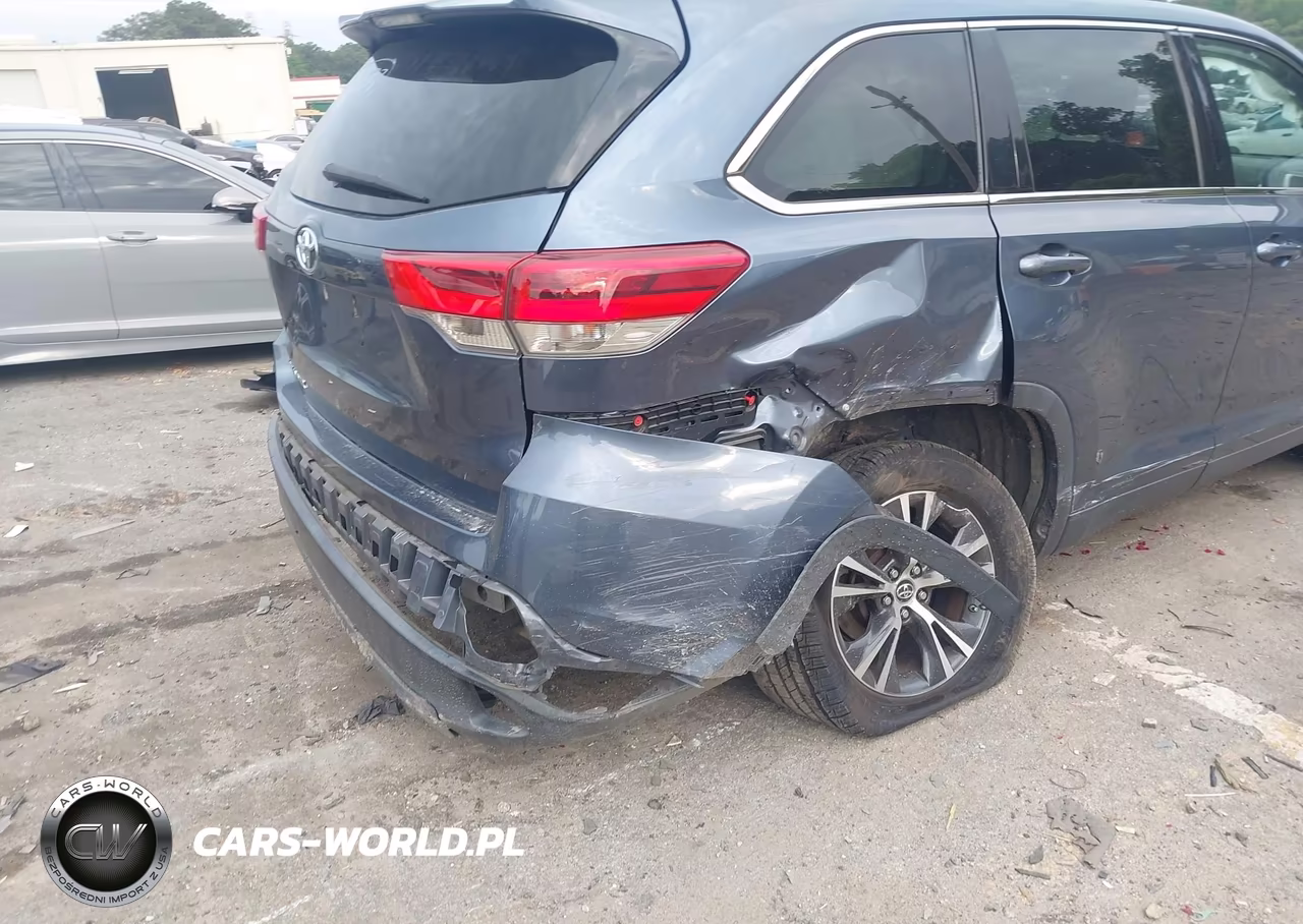 2019 Toyota Highlander Le VIN:5TDZARFH9KS057352 - 6