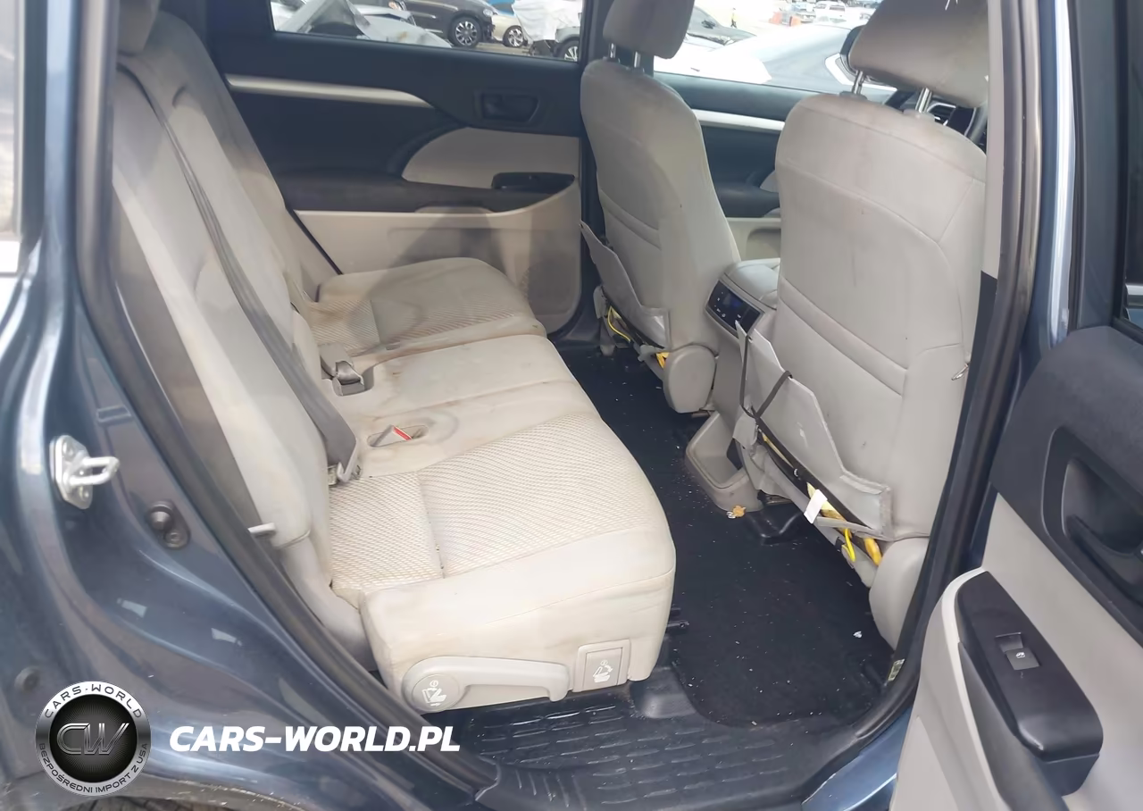 2019 Toyota Highlander Le VIN:5TDZARFH9KS057352 - 8