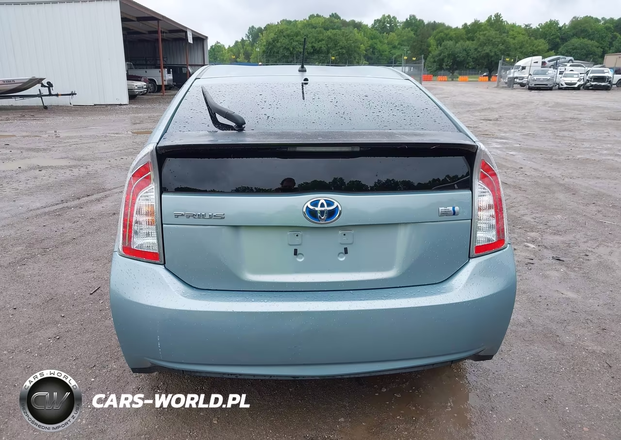 2014 Toyota Prius Two VIN:JTDKN3DUXE1840913 - 16