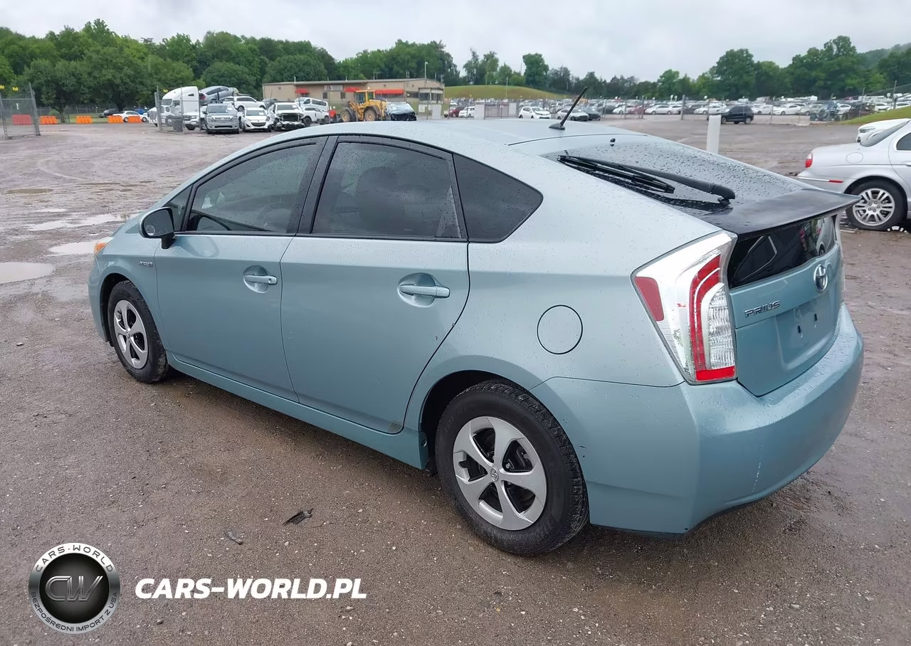 2014 Toyota Prius Two VIN:JTDKN3DUXE1840913 - 3