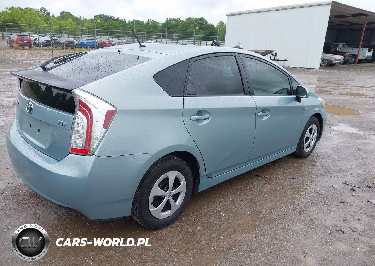 2014 Toyota Prius Two VIN:JTDKN3DUXE1840913 - 4