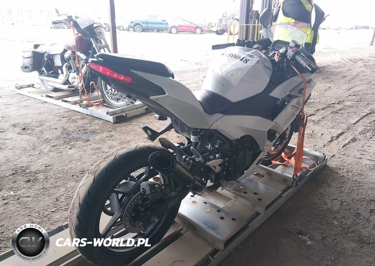 2025 Kawasaki Ex500 VIN:ML5EXGG17SDA69818 - 4
