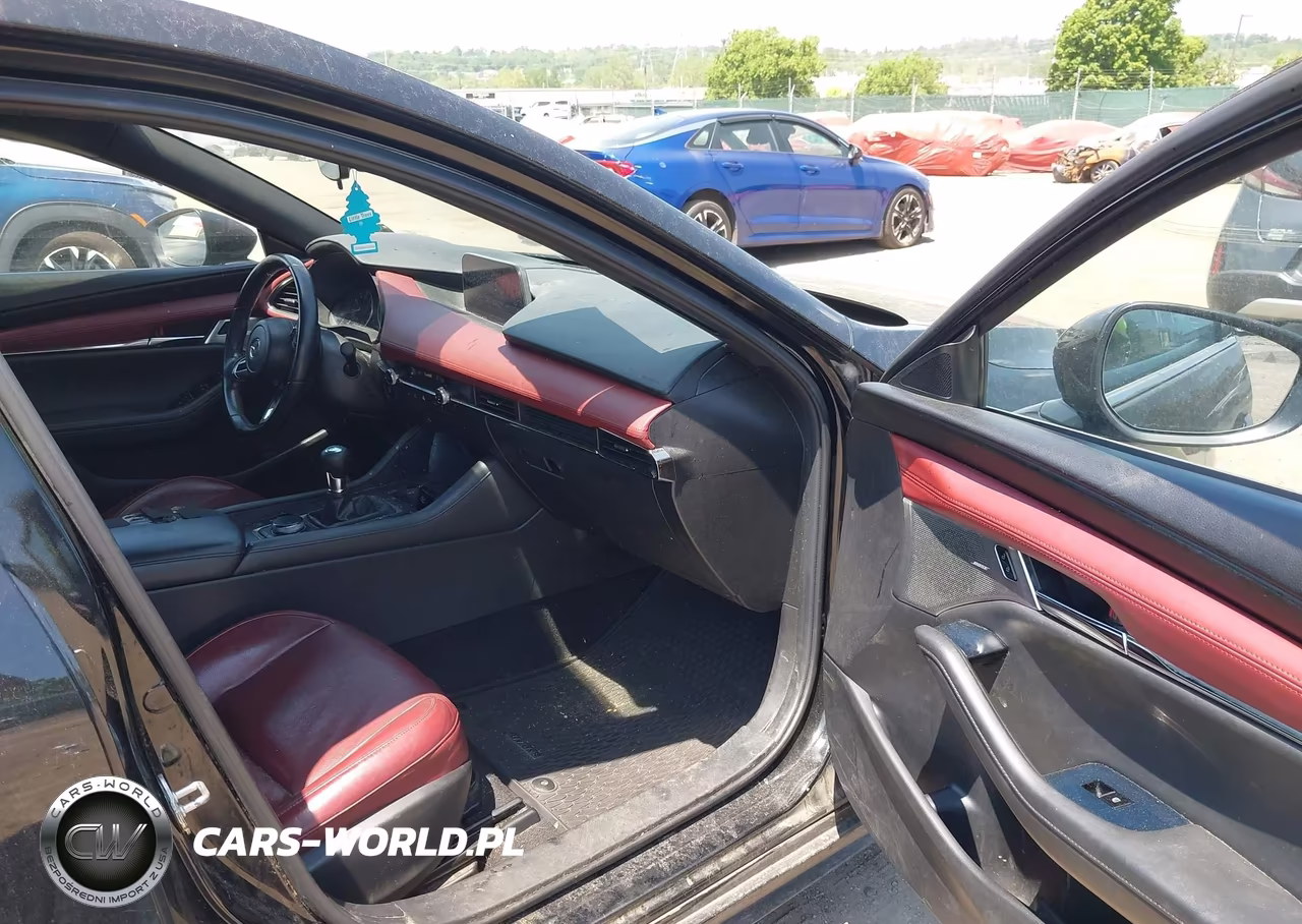 2021 Mazda Mazda3 Premium VIN:JM1BPAML7M1340065 - 5