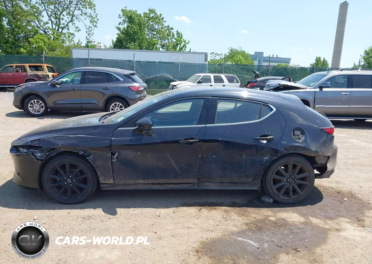 2021 Mazda Mazda3 Premium VIN:JM1BPAML7M1340065 - 6