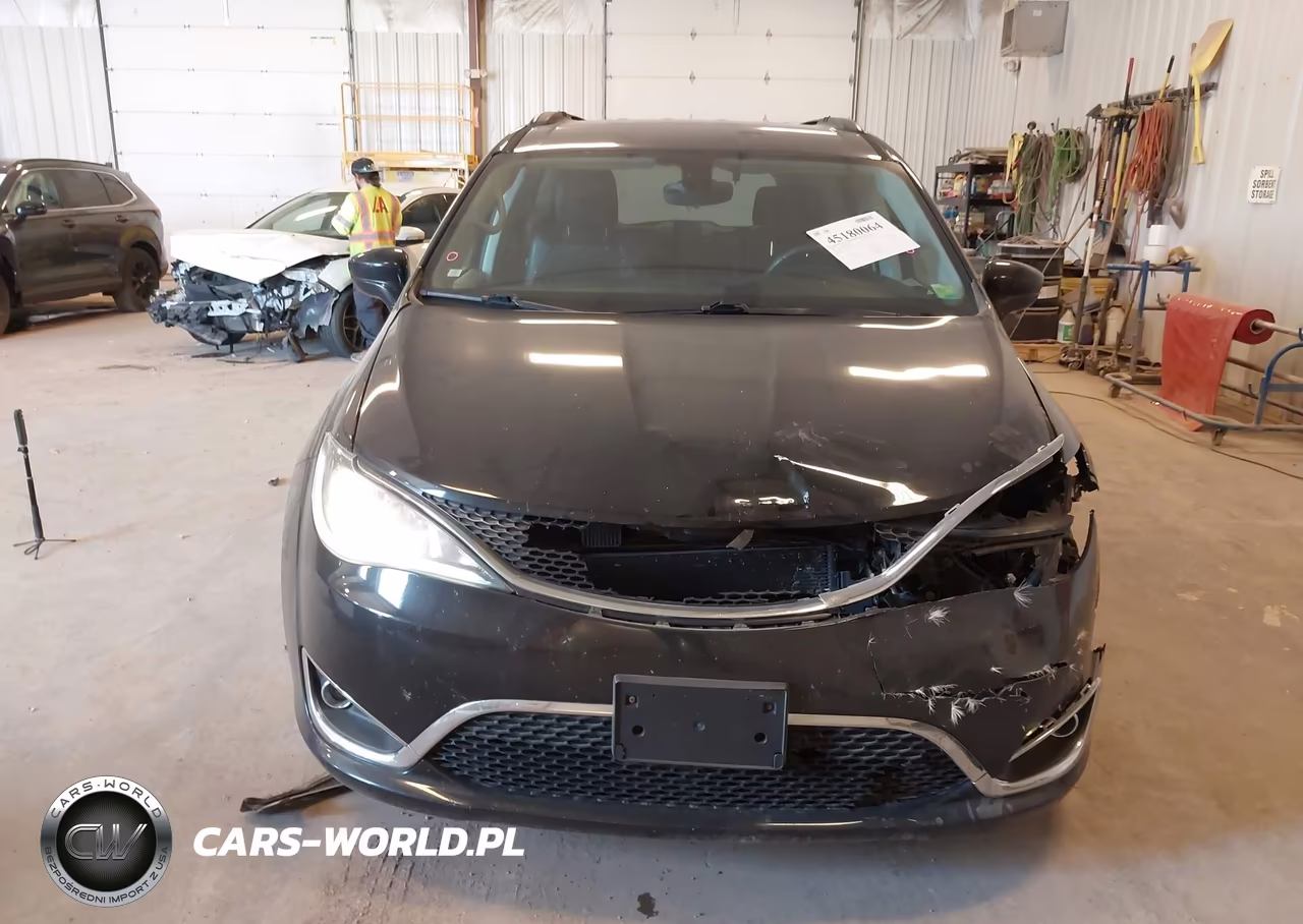 2017 Chrysler Pacifica Touring-L VIN:2C4RC1BG9HR675748 - 12