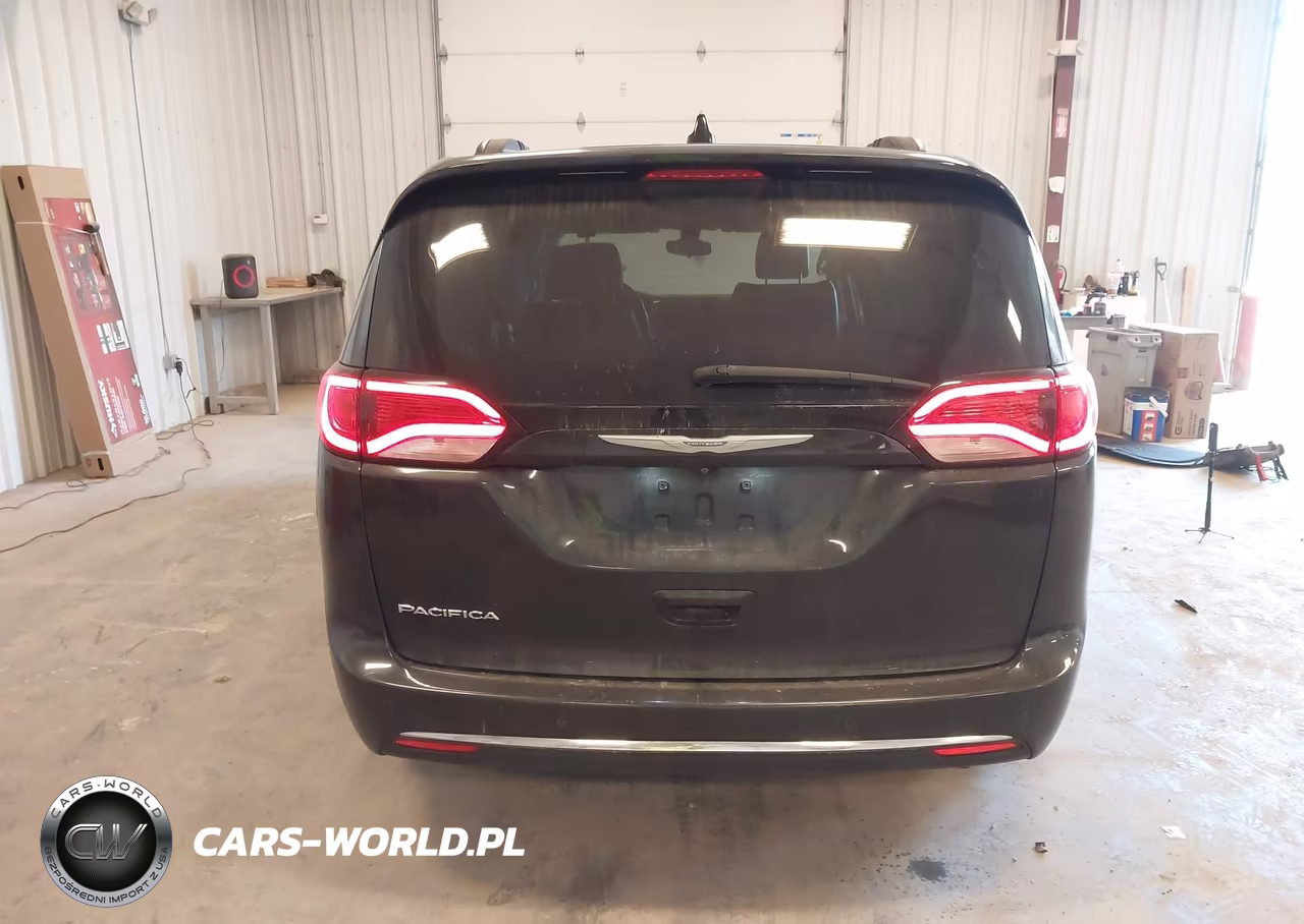 2017 Chrysler Pacifica Touring-L VIN:2C4RC1BG9HR675748 - 16