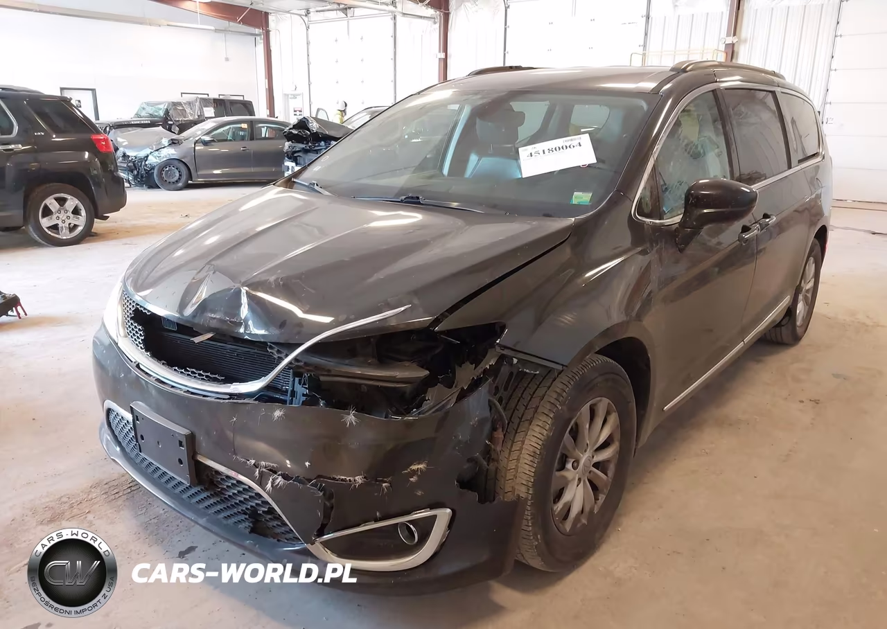 2017 Chrysler Pacifica Touring-L VIN:2C4RC1BG9HR675748 - 2