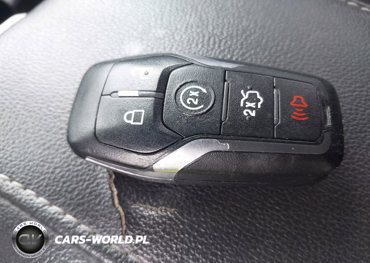 2015 Ford Fusion Titanium VIN:3FA6P0K98FR223256 - 11