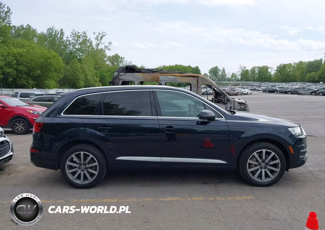 2018 Audi Q7 3.0T Premium VIN:WA1VAAF77JD018383 - 13