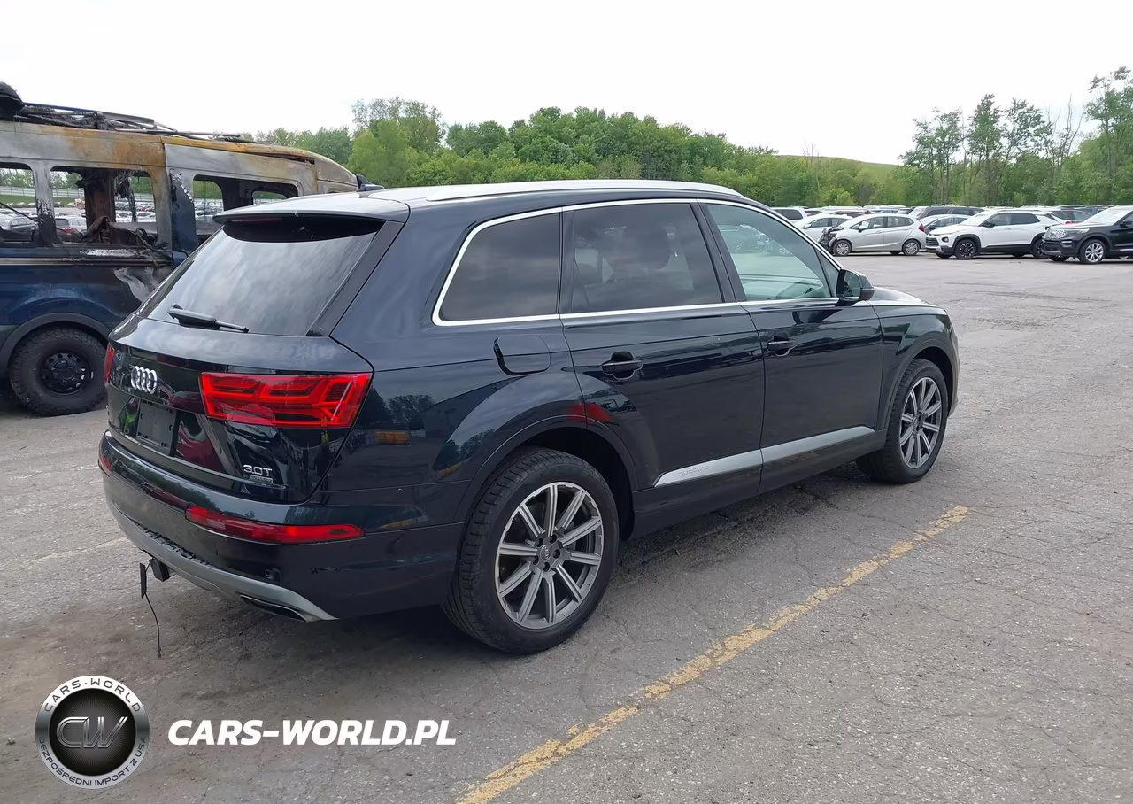 2018 Audi Q7 3.0T Premium VIN:WA1VAAF77JD018383 - 4
