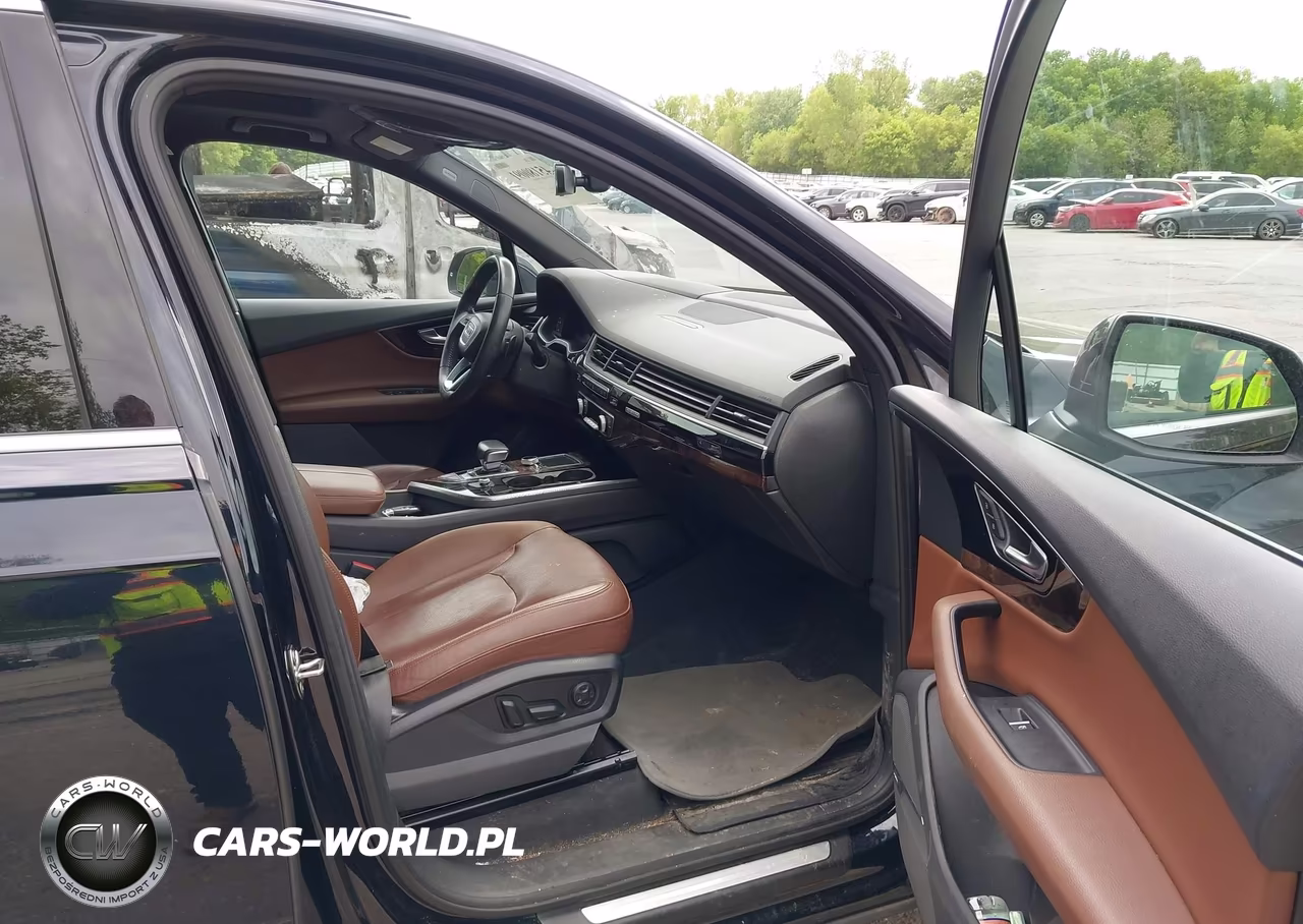2018 Audi Q7 3.0T Premium VIN:WA1VAAF77JD018383 - 5