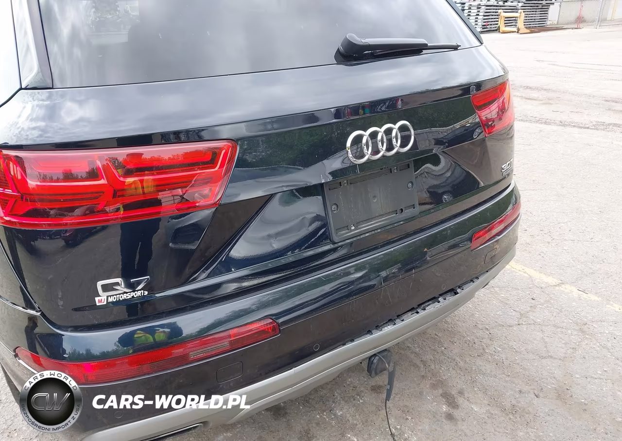 2018 Audi Q7 3.0T Premium VIN:WA1VAAF77JD018383 - 6