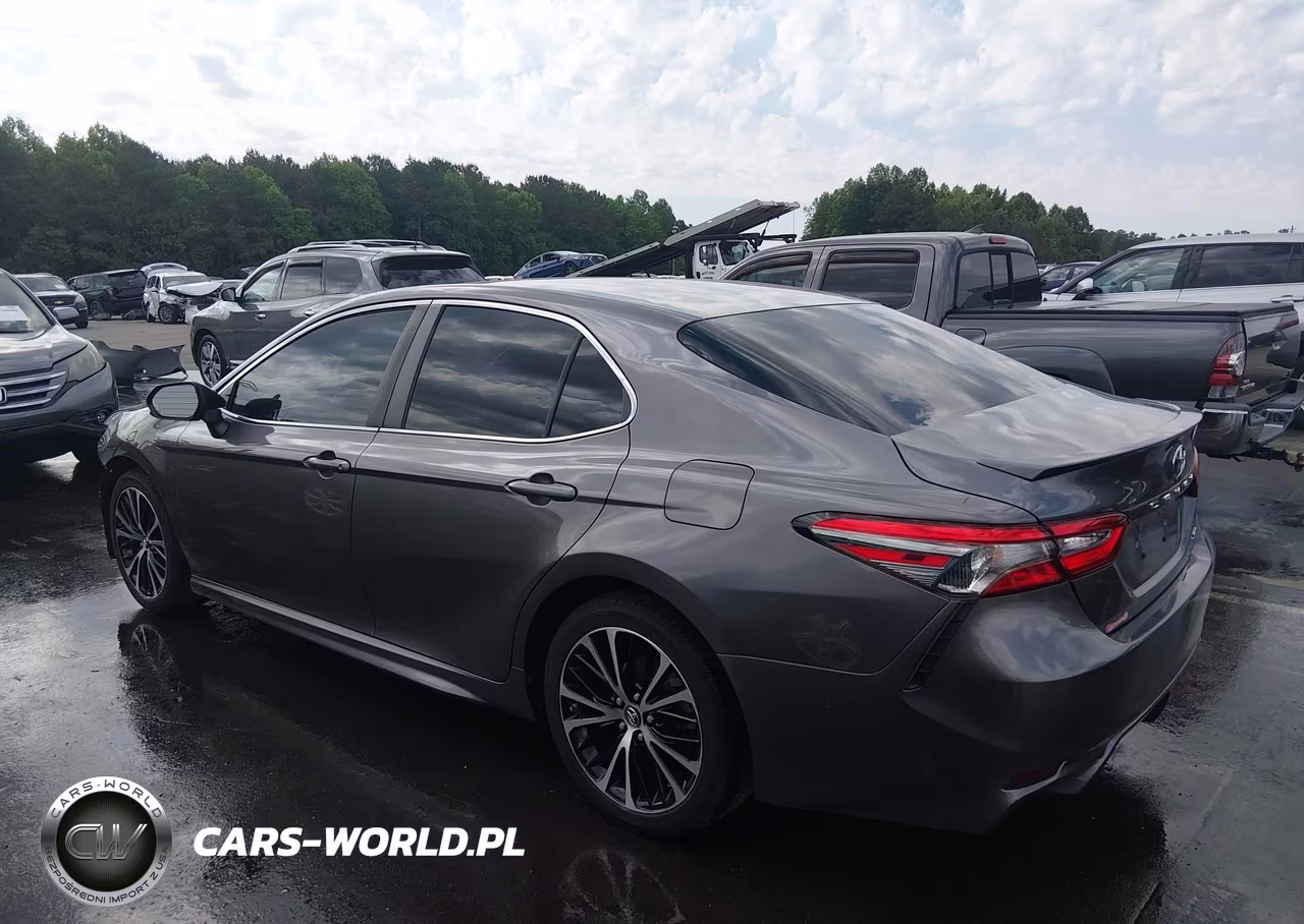2018 Toyota Camry Se VIN:4T1B11HKXJU131170 - 3