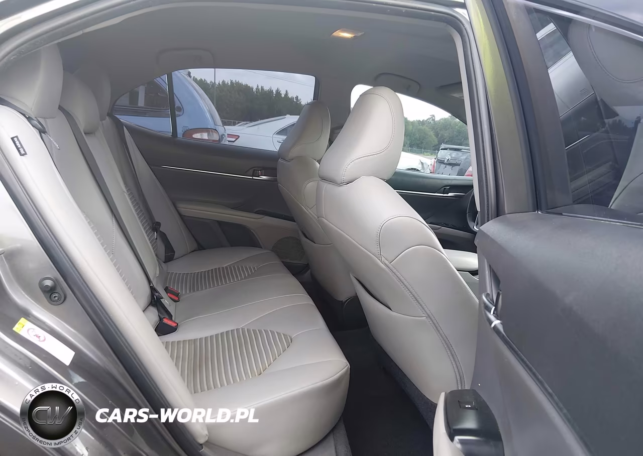 2018 Toyota Camry Se VIN:4T1B11HKXJU131170 - 8