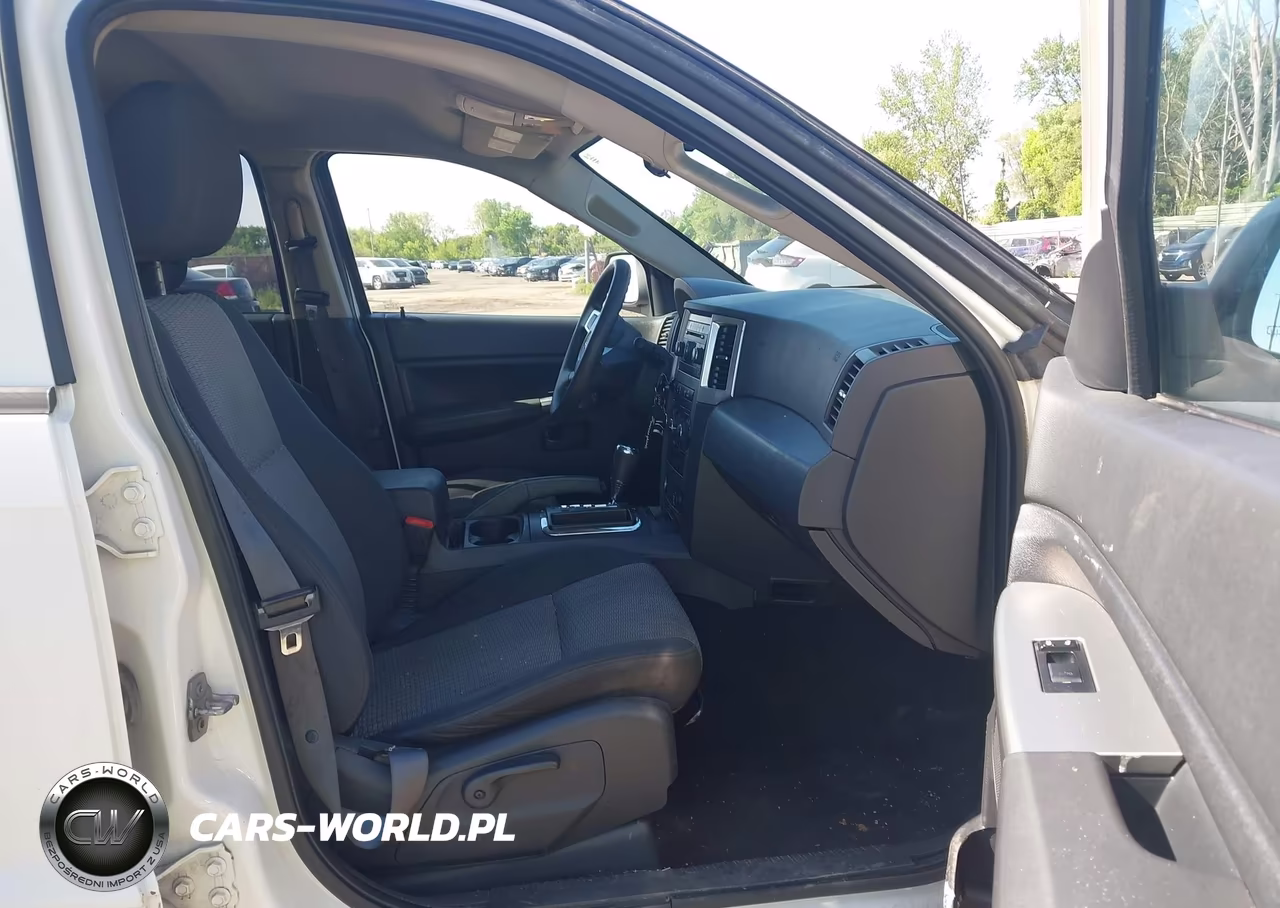 2008 Jeep Grand Cherokee Laredo VIN:1J8GR48K38C194138 - 5