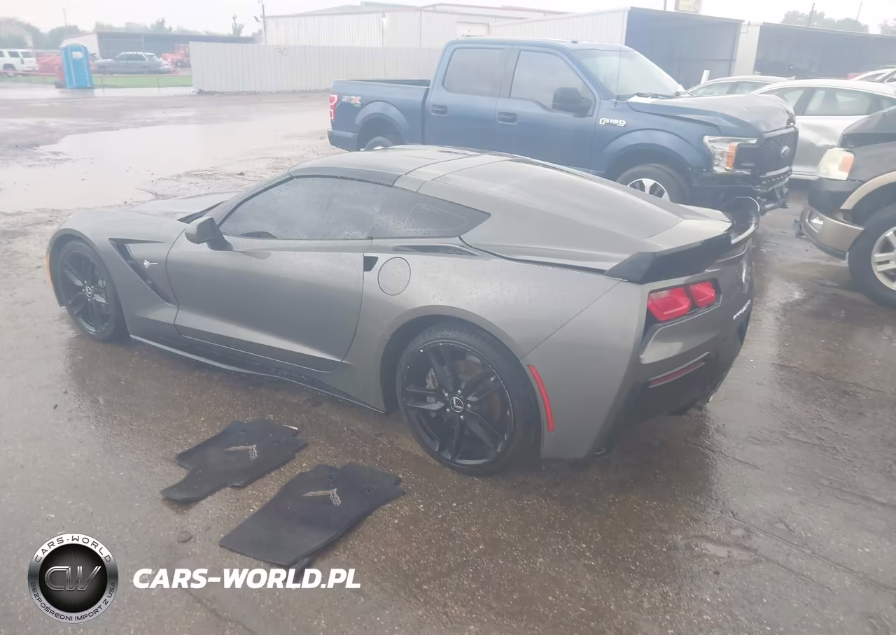 2015 Chevrolet Corvette Stingray VIN:1G1YF2D79F5102924 - 3