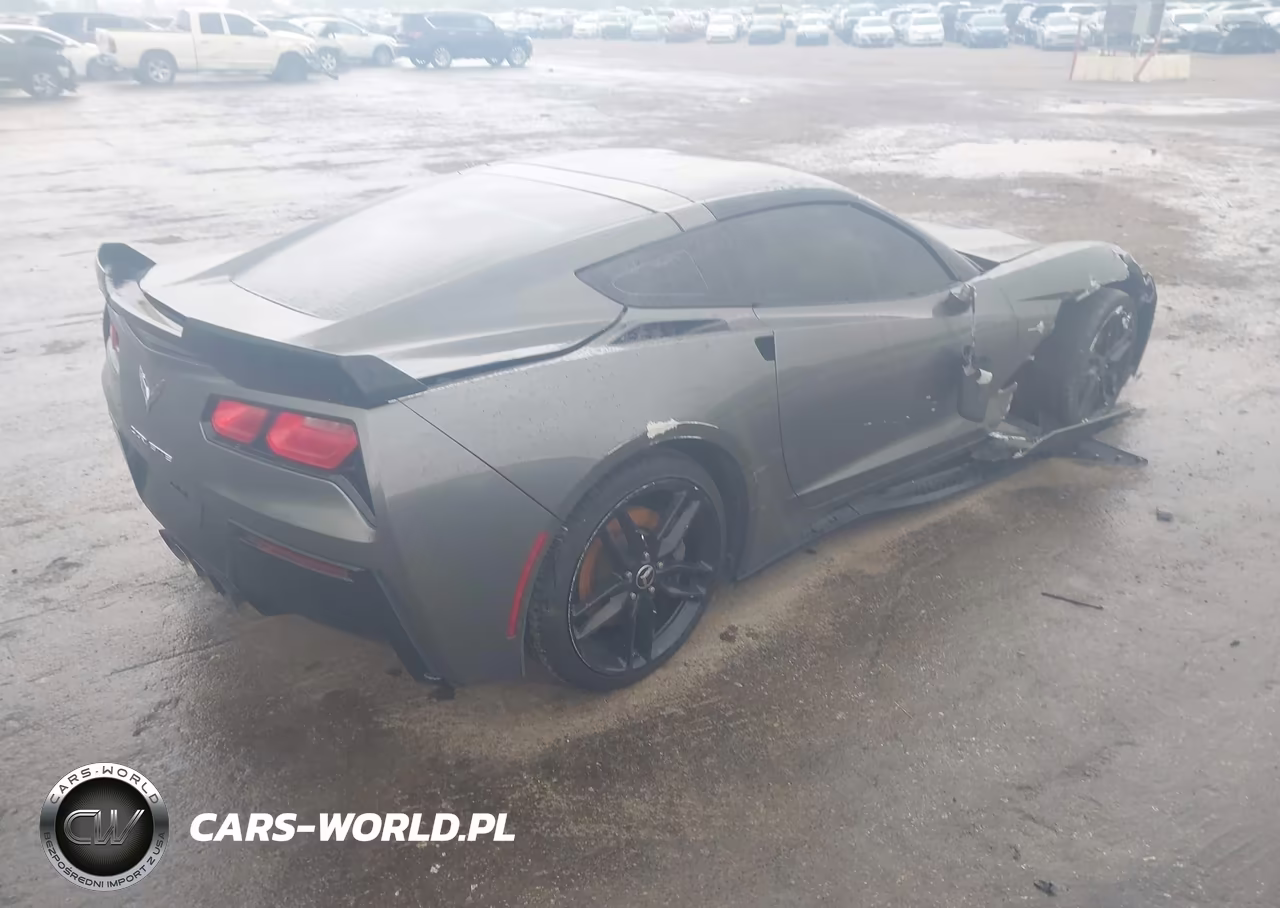 2015 Chevrolet Corvette Stingray VIN:1G1YF2D79F5102924 - 4