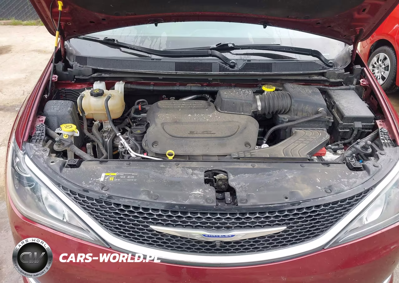 2020 Chrysler Pacifica Touring VIN:2C4RC1FG3LR190413 - 10