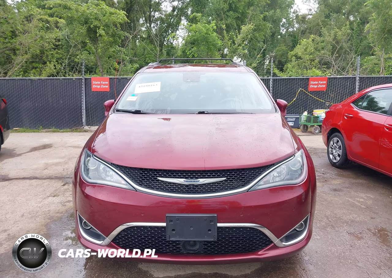 2020 Chrysler Pacifica Touring VIN:2C4RC1FG3LR190413 - 12