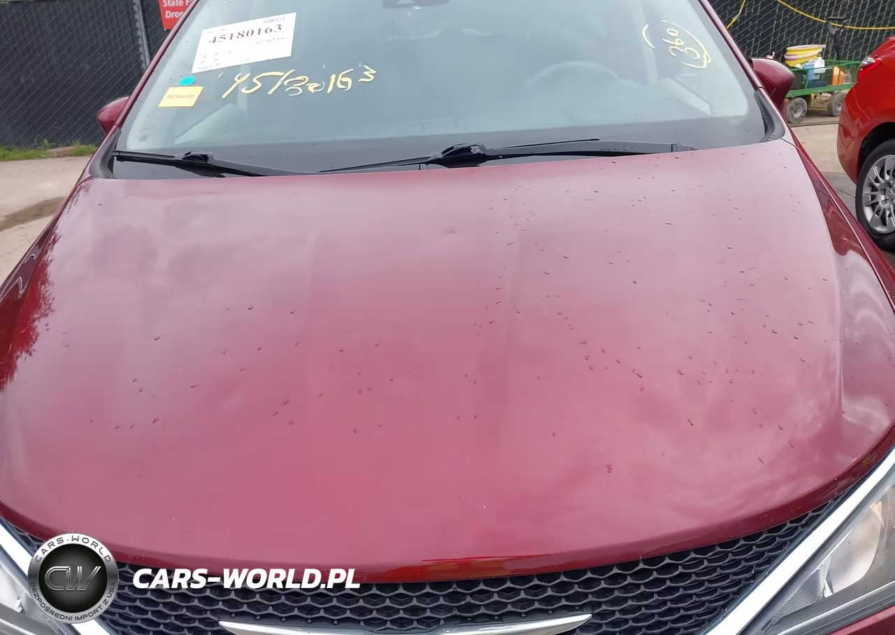 2020 Chrysler Pacifica Touring VIN:2C4RC1FG3LR190413 - 6