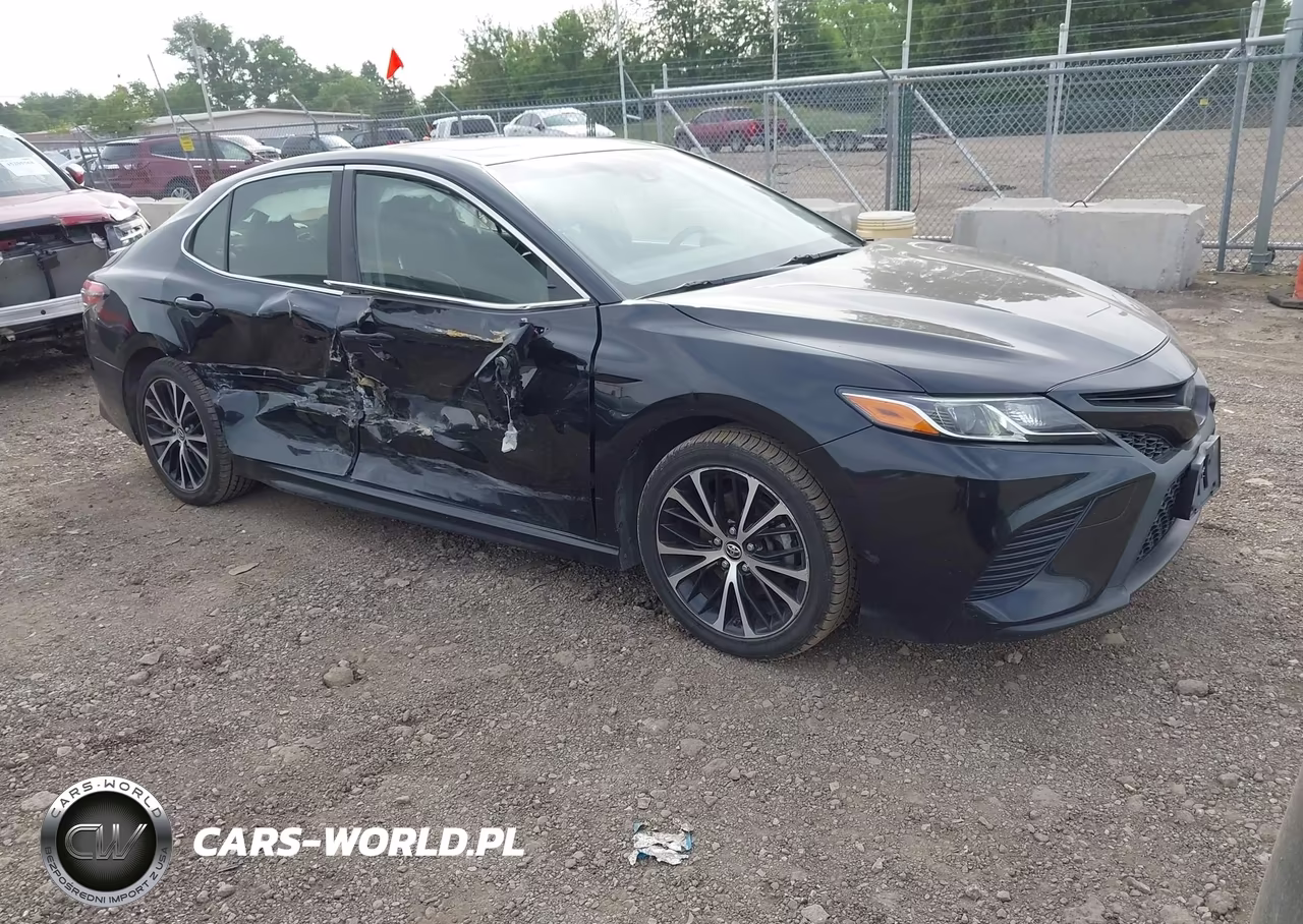 2018 Toyota Camry Se – zdjęcie 1 z 16