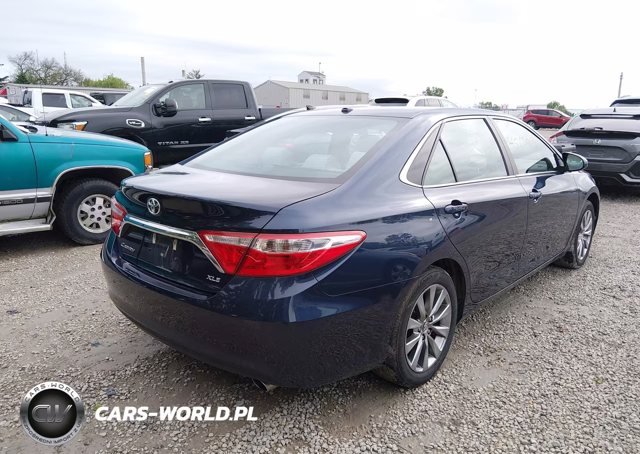 2015 Toyota Camry Xle VIN:4T1BF1FK1FU982981 - 4