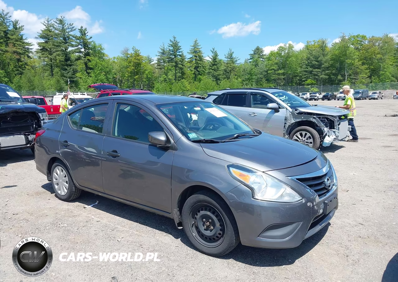 2017 Nissan Versa 1.6 S+ – zdjęcie 1 z 18