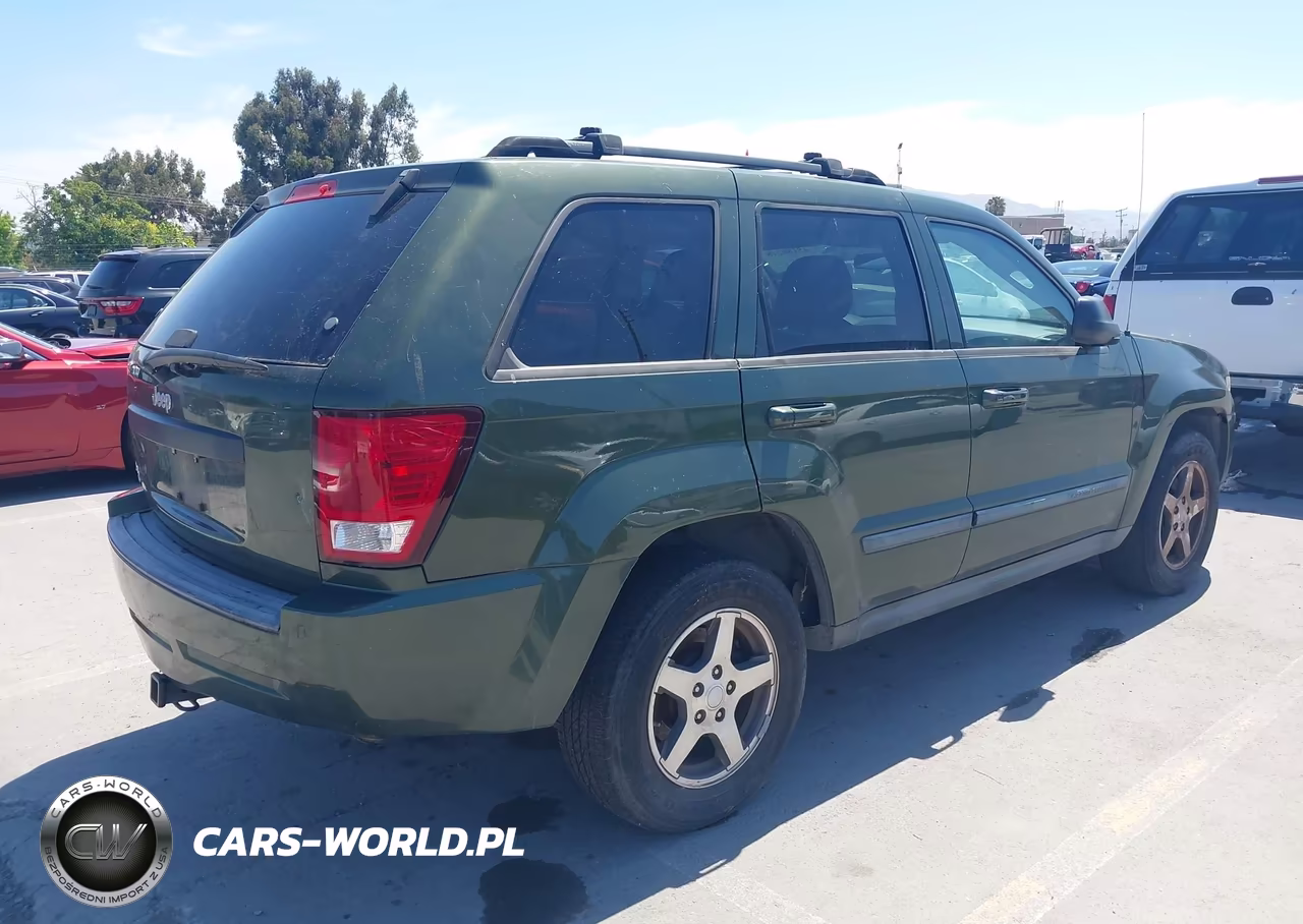2007 Jeep Grand Cherokee Laredo VIN:1J8GR48K77C633694 - 4