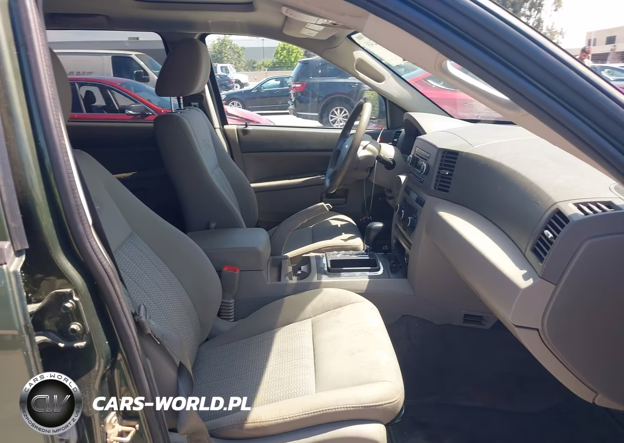 2007 Jeep Grand Cherokee Laredo VIN:1J8GR48K77C633694 - 5