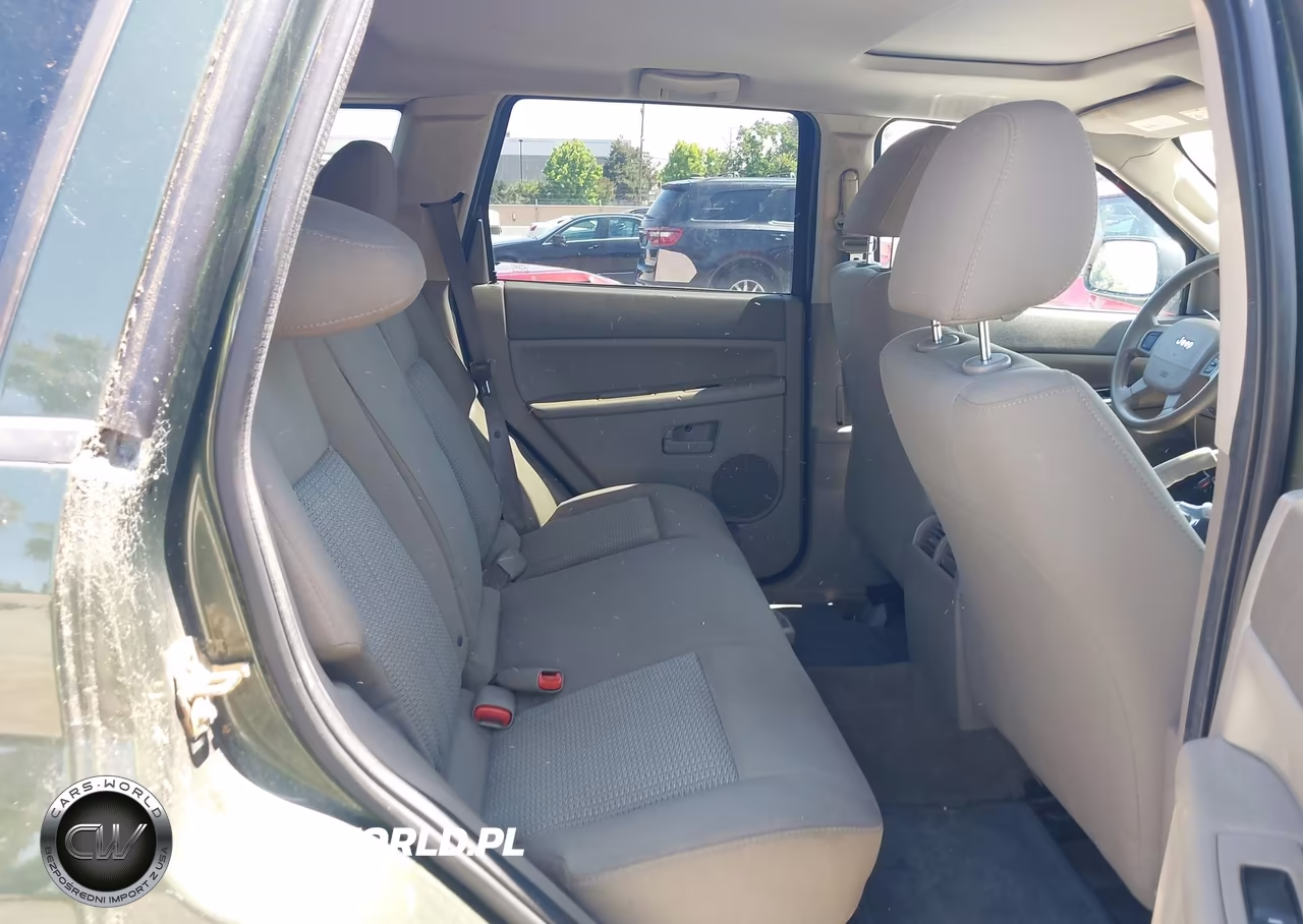 2007 Jeep Grand Cherokee Laredo VIN:1J8GR48K77C633694 - 8