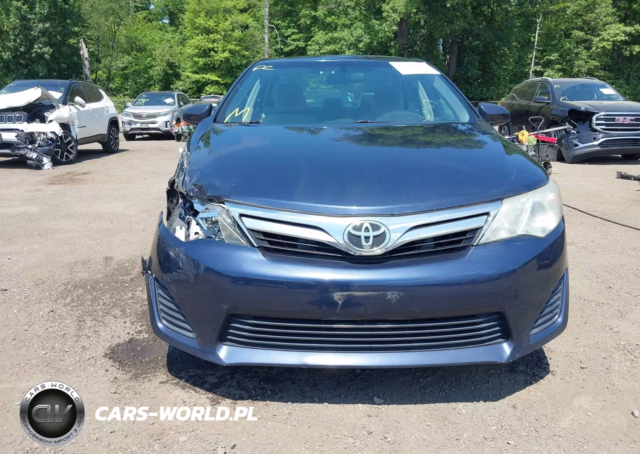 2014 Toyota Camry Le VIN:4T4BF1FK2ER411682 - 12