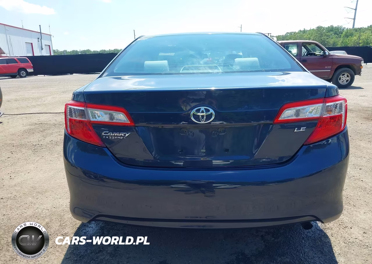 2014 Toyota Camry Le VIN:4T4BF1FK2ER411682 - 16