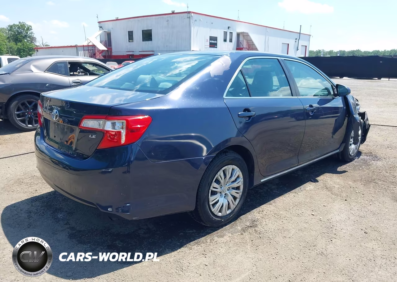 2014 Toyota Camry Le VIN:4T4BF1FK2ER411682 - 4