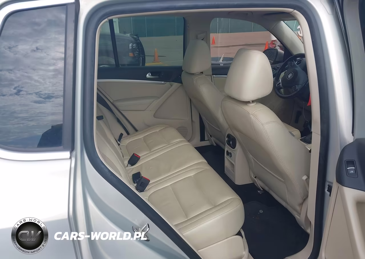 2012 Volkswagen Tiguan Sel VIN:WVGBV7AXXCW607373 - 8