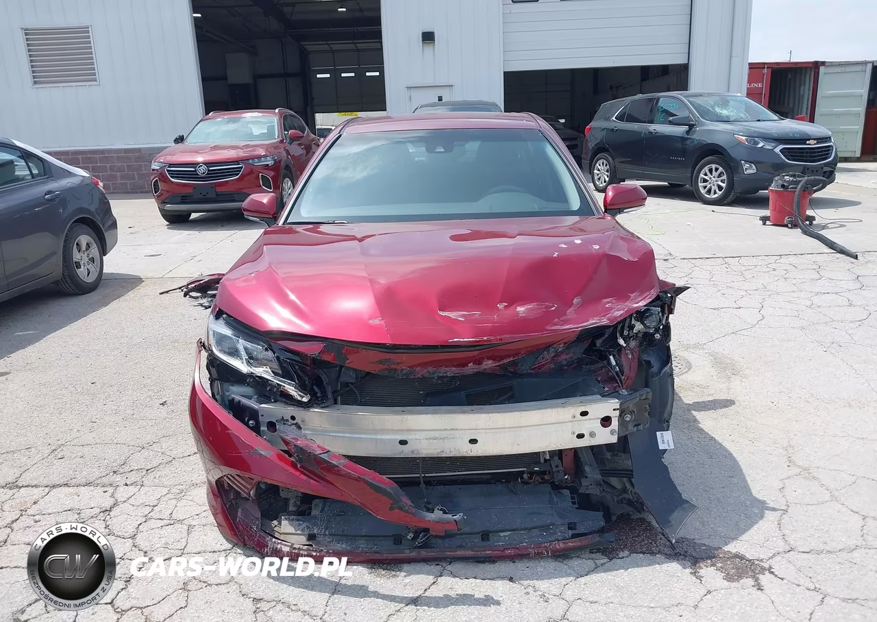 2018 Toyota Camry Le VIN:4T1B11HK3JU503674 - 13