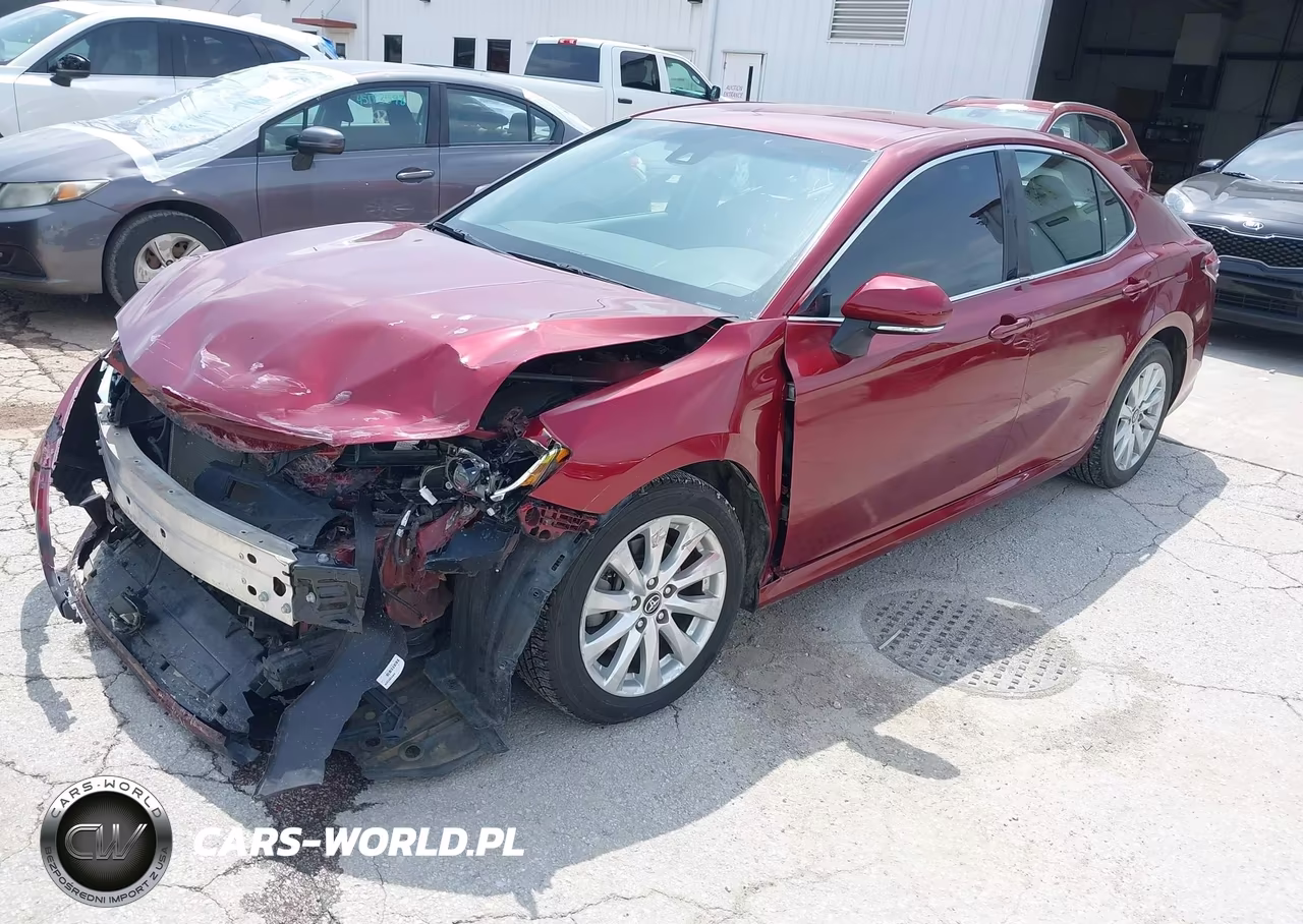2018 Toyota Camry Le VIN:4T1B11HK3JU503674 - 2