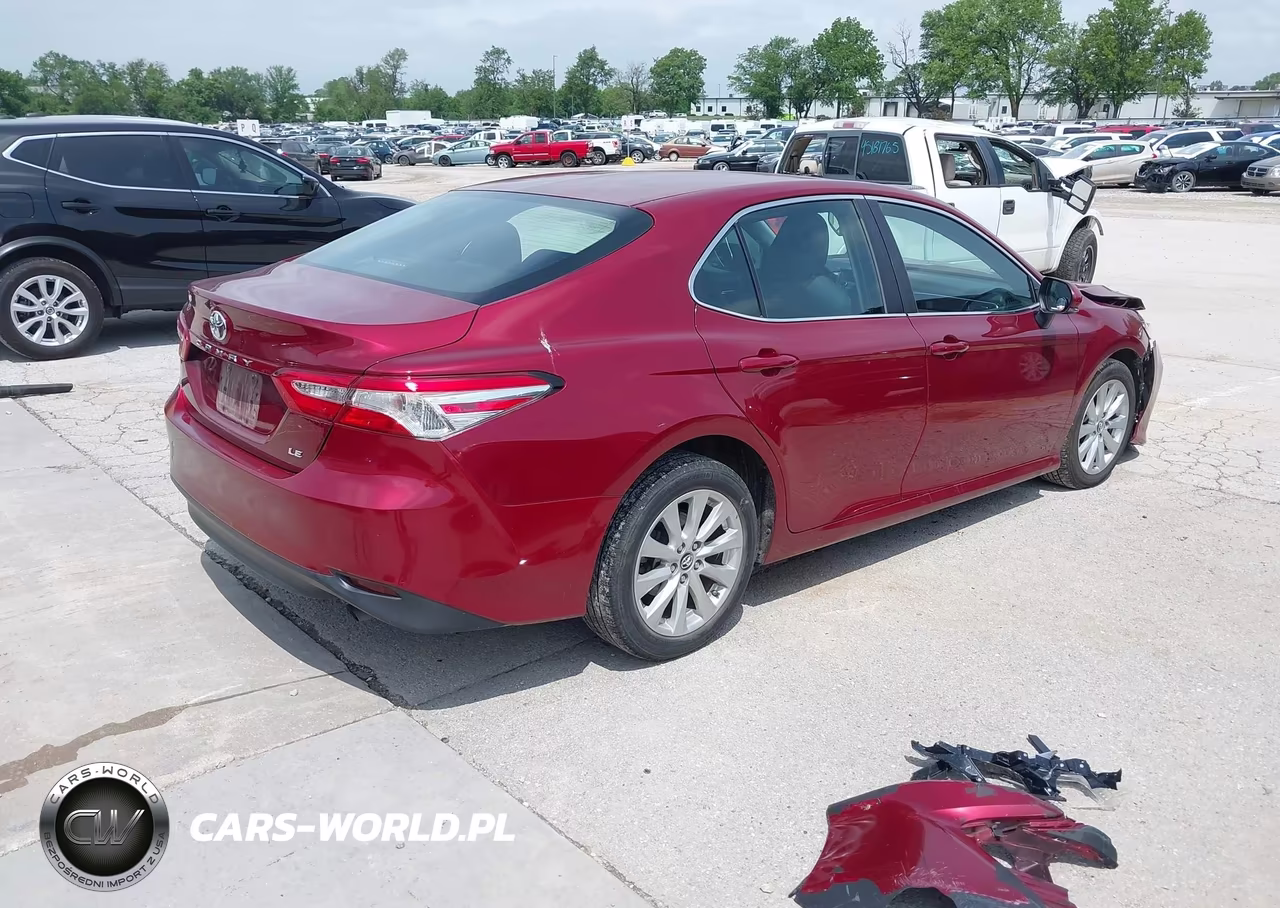 2018 Toyota Camry Le VIN:4T1B11HK3JU503674 - 4