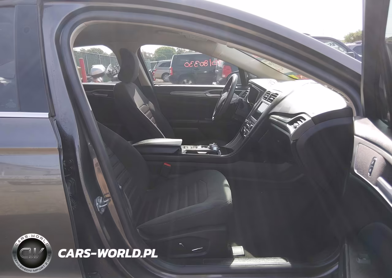 2019 Ford Fusion Se VIN:3FA6P0HD2KR198974 - 5