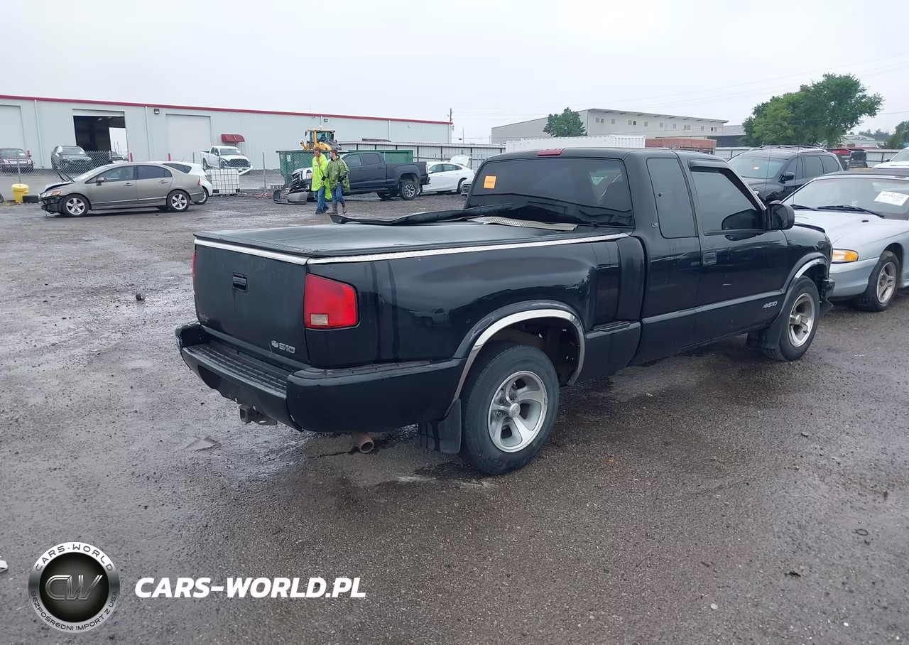 2002 Chevrolet S-10 Ls VIN:1GCCS19WX28236423 - 4