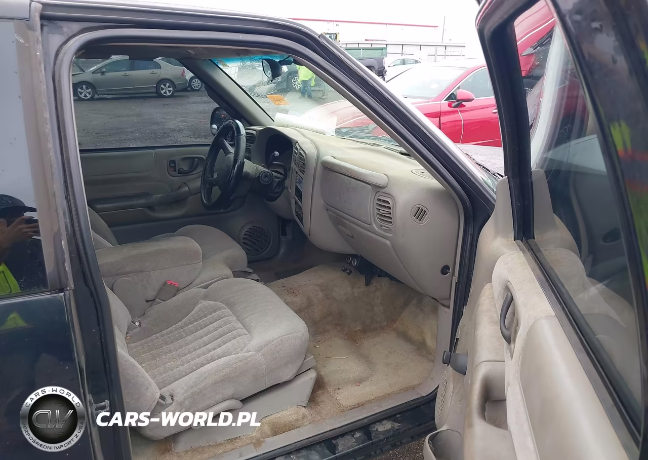 2002 Chevrolet S-10 Ls VIN:1GCCS19WX28236423 - 5