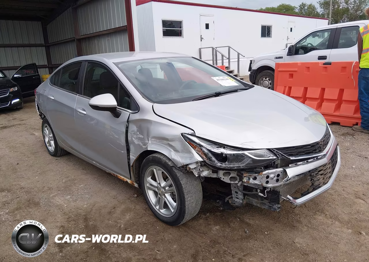 2016 Chevrolet Cruze Lt Auto – zdjęcie 1 z 17