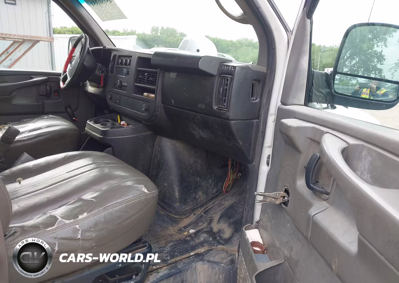 2010 Chevrolet Express 2500 Work Van VIN:1GCZGFBA1A1102558 - 5
