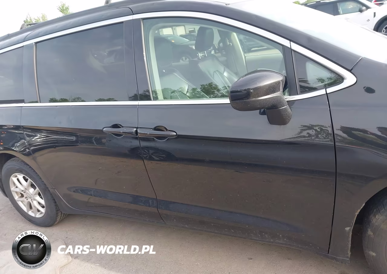 2020 Chrysler Voyager Lxi VIN:2C4RC1DG2LR216146 - 13