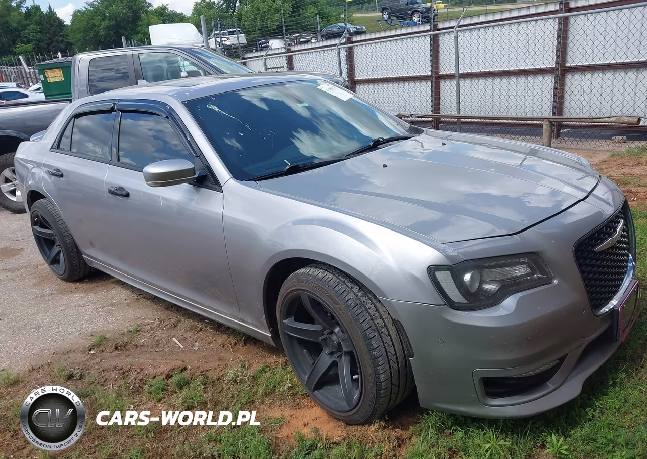 2018 Chrysler 300 300S VIN:2C3CCABGXJH266616 - 13