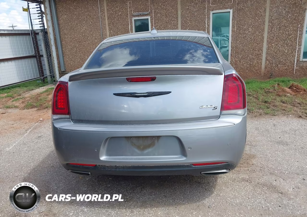 2018 Chrysler 300 300S VIN:2C3CCABGXJH266616 - 16