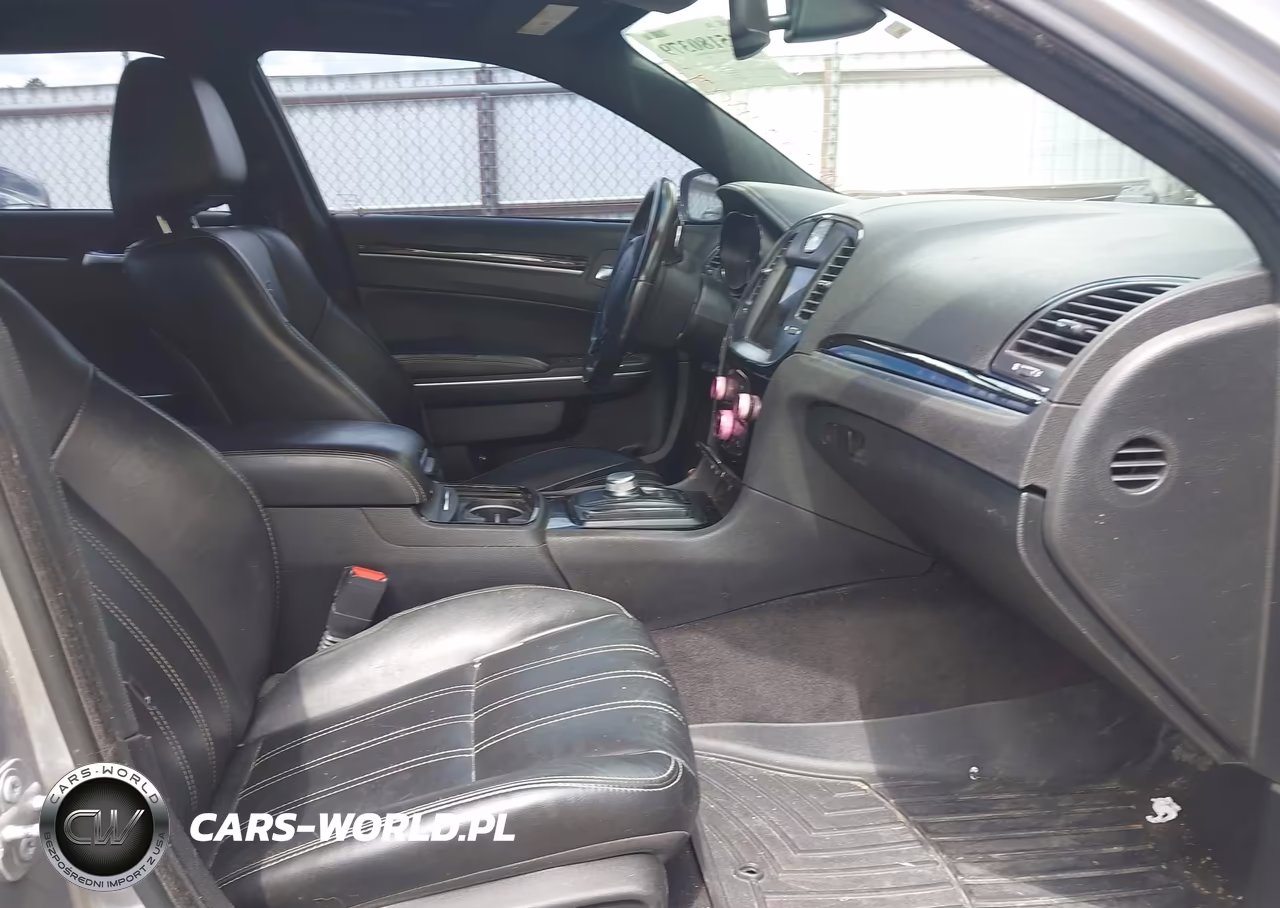 2018 Chrysler 300 300S VIN:2C3CCABGXJH266616 - 5